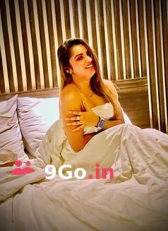 We offer Call Girls in Gyan Khand IV  Ghaziabad 8920285992 girl home & hotel service 24Hr